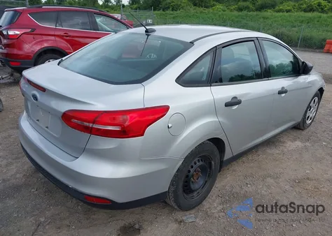 2018 Ford Focus S из США, поврежденный, VIN 1FADP3E2XJL274529